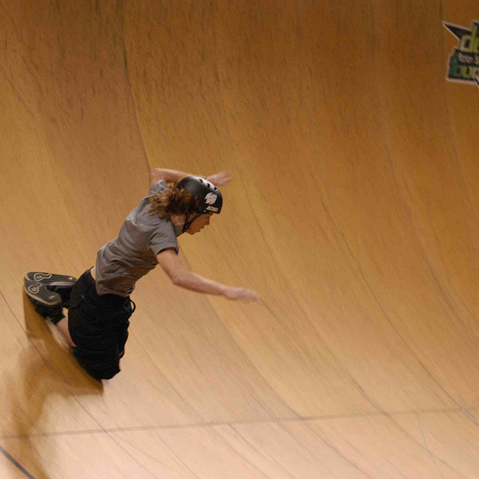 Learning how to fall on a Vert Ramp with Andy Mac