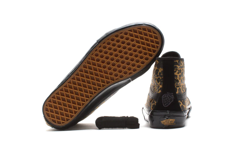 VANS CHER STRAUBERRY X SKATE SK8-HI DECON SHOES