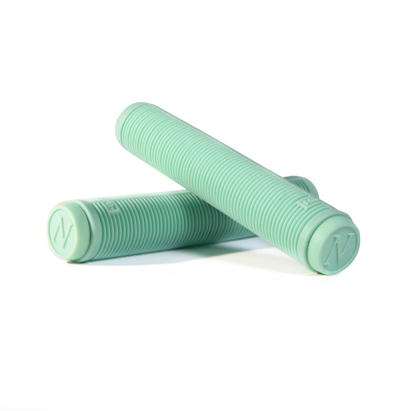 NORTH ESSENTIAL SCOOTER GRIPS