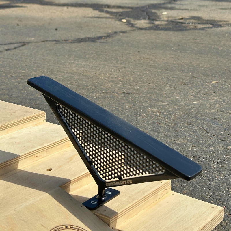 THE FLOATER FINGERBOARD RAIL