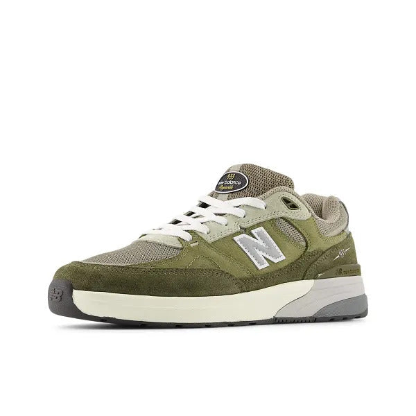 NEW BALANCE NUMERIC ANDREW REYNOLDS 933 SHOE