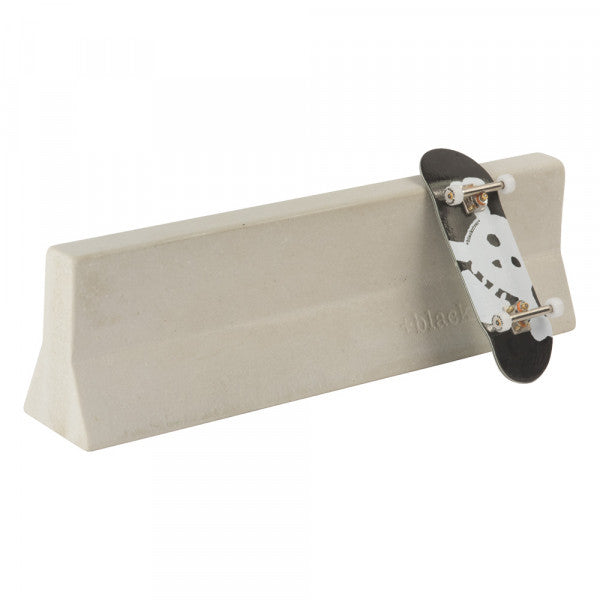 BLACKRIVER FINGERBOARD JERSEY BARRIER